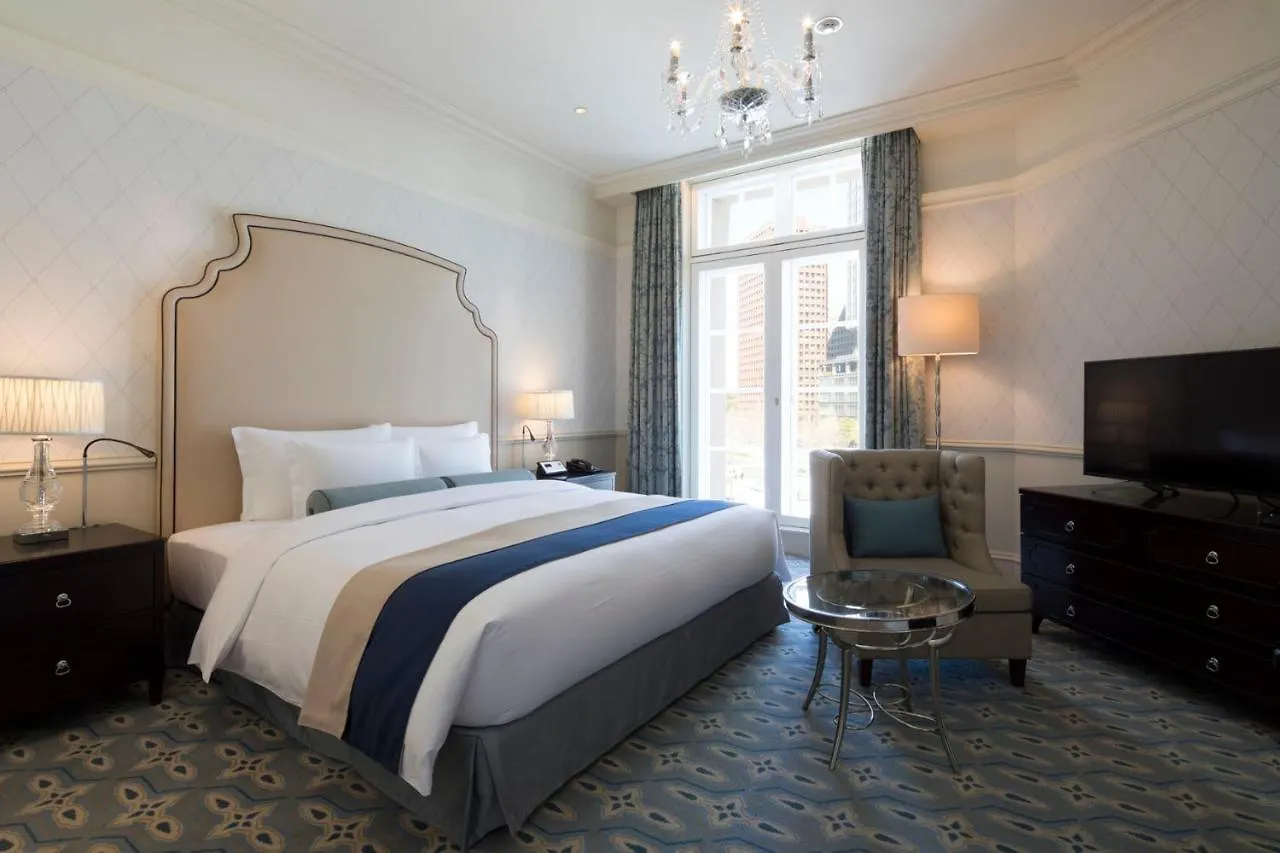 The Tokyo Station Hotel 5*,